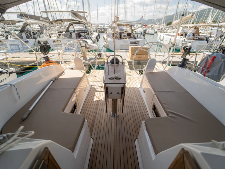Pronájem lodi Kaštela lákavé ceny Cruiser 46
