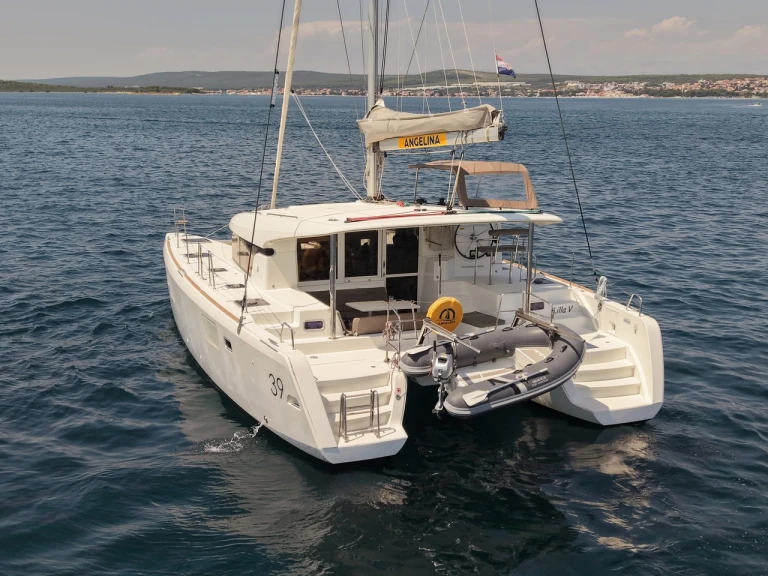 Lagoon Lagoon 39 jednotlivci a charterové společnosti v Biograd Na Moru