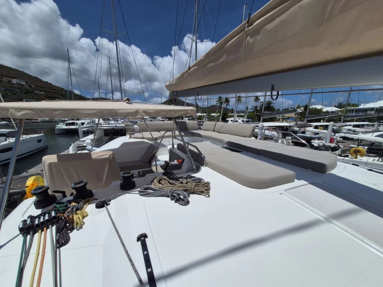 Pronájem lodi Road Town lákavé ceny Fountaine Pajot FP 44 Maestro - 3 cab.