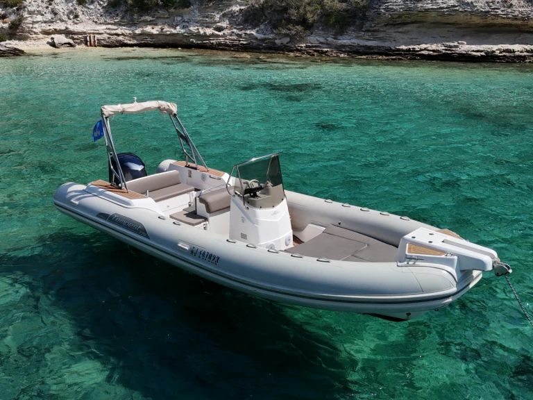 Pronájem Polotuhá loď v Bonifacio -Capelli Tempest 770