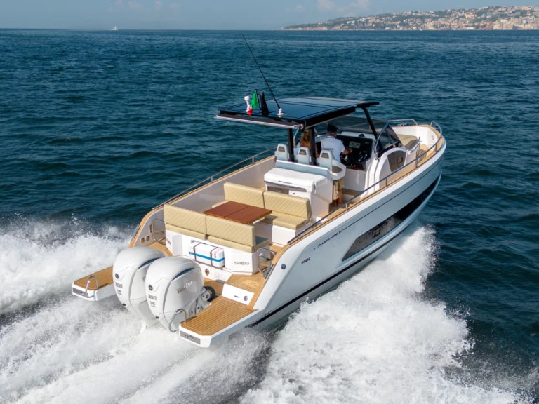 Pronájem Motorová loď v Cannes -Salpa AVANTGARDE 1.1