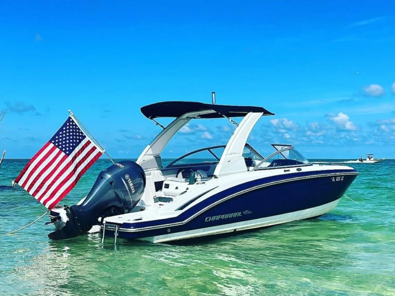 Pronájem Motorová loď v Miami -Chaparral 230 SUNCOAST