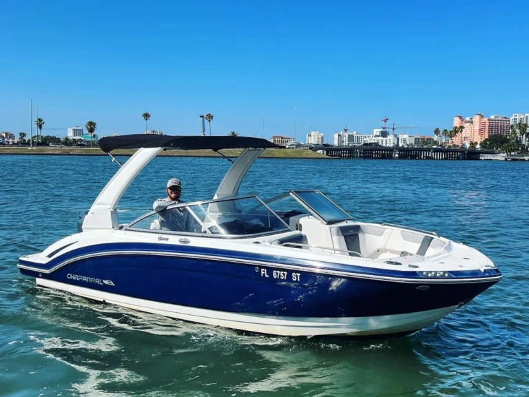 Pronájem lodi Chaparral 230 SUNCOAST v Miami na Samboatu