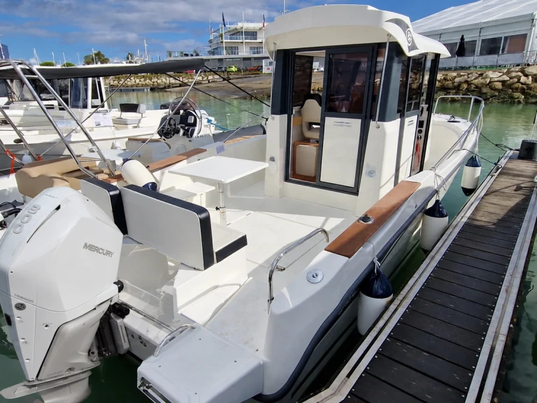 Pronájem lodi Ocqueteau Ostrea 700 v Cherbourg-en-Cotentin na Samboatu