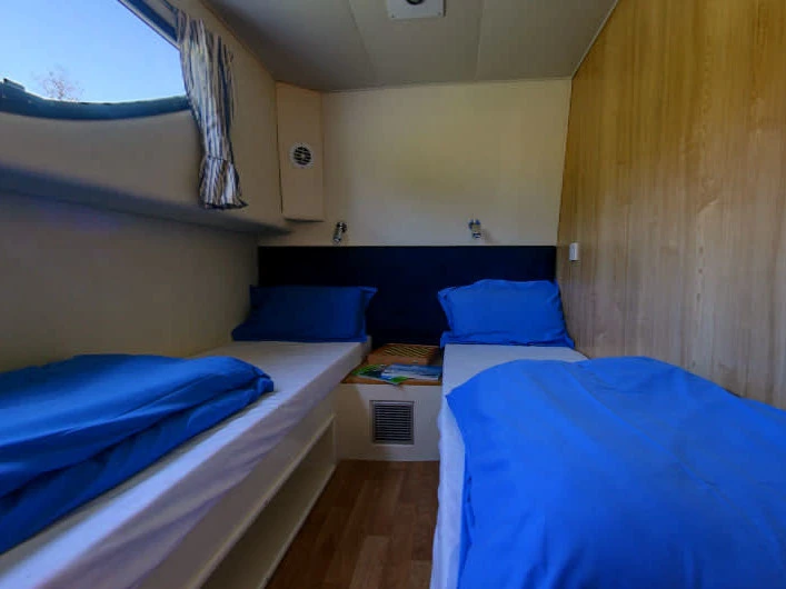 Pronájem jachty v Homps -Le Boat Magnifique na Samboatu