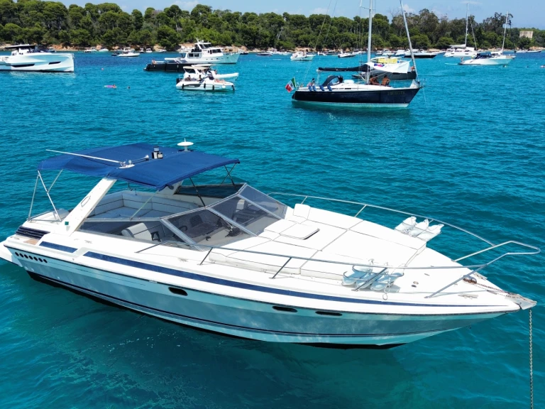 Pronájem Motorová loď Sunseeker s licencí