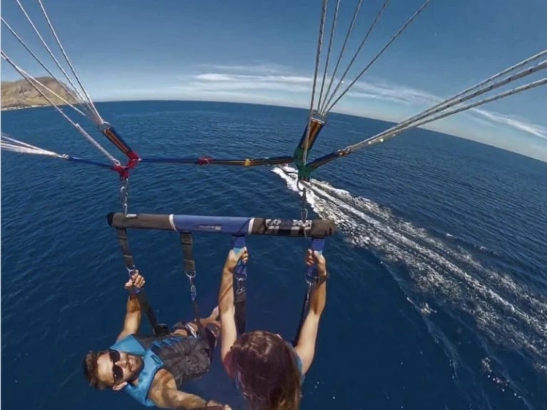Pronájem lodi Palermo lákavé ceny Parasailing 36