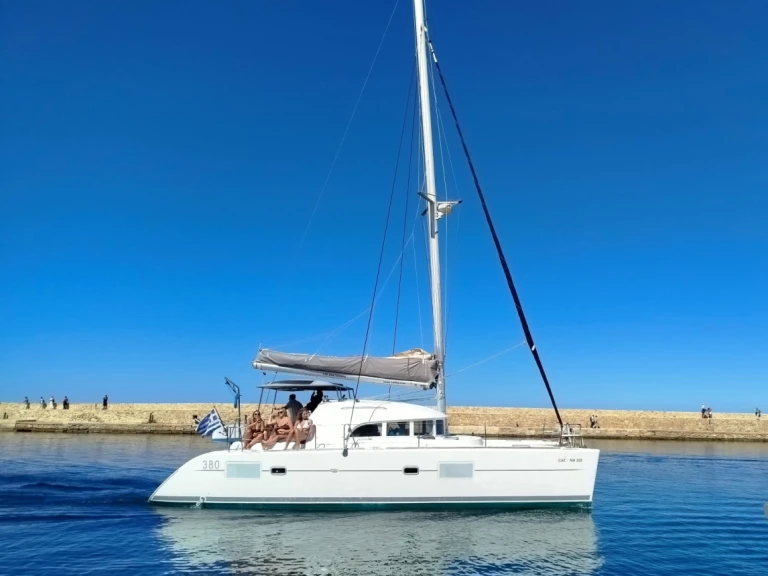 Pronájem lodi Chania lákavé ceny Lagoon 380