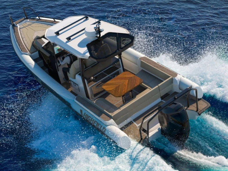 Highfield ADV9 jednotlivci a charterové společnosti v La Trinité-sur-Mer