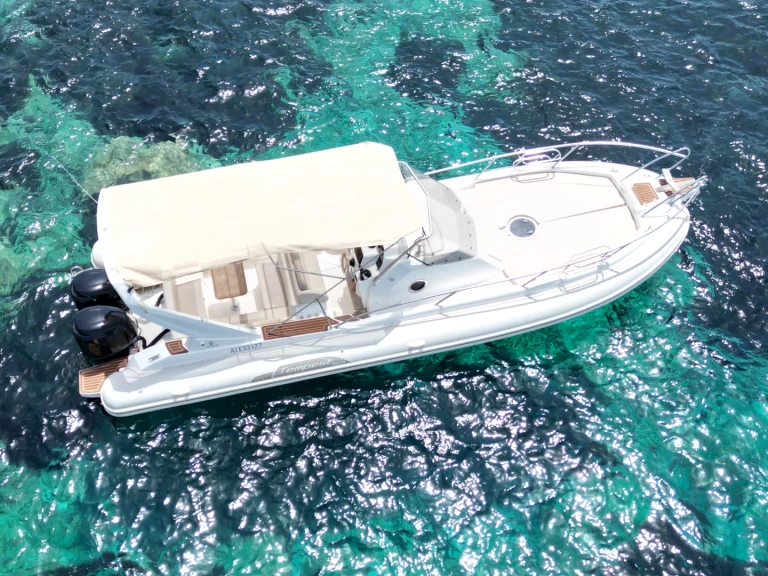 Pronájem Polotuhá loď v Porto-Vecchio -Capelli Tempest 1000 WA