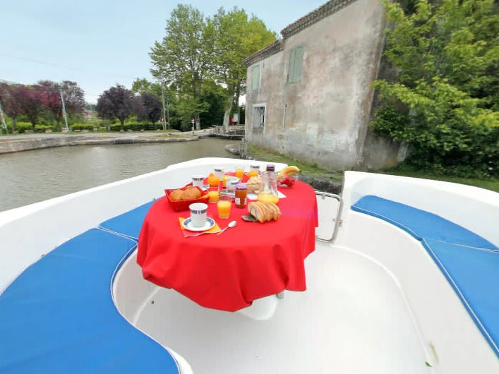 Pronájem Motorová loď Le Boat s licencí
