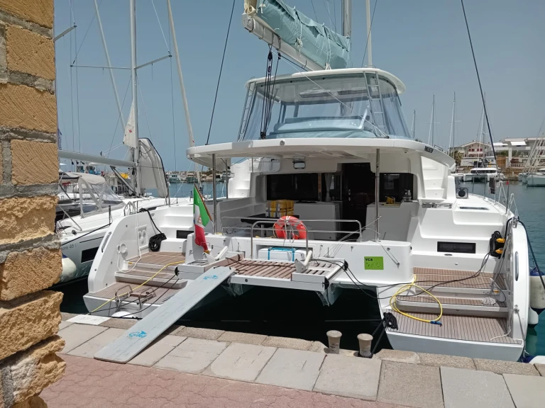 Pronájem jachty v Marina di Portorosa -Lagoon Lagoon 46 na Samboatu