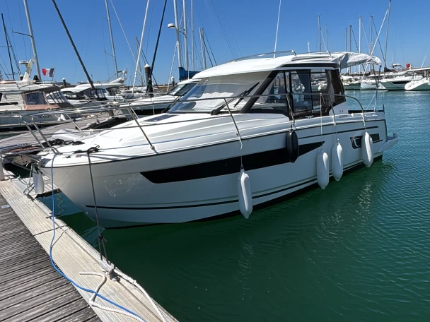 Jeanneau Merry Fisher 895 jednotlivci a charterové společnosti v Pornichet