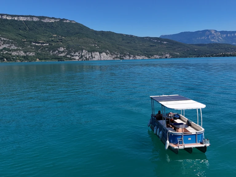 Pronajmout si France pontoon 580 v Francie