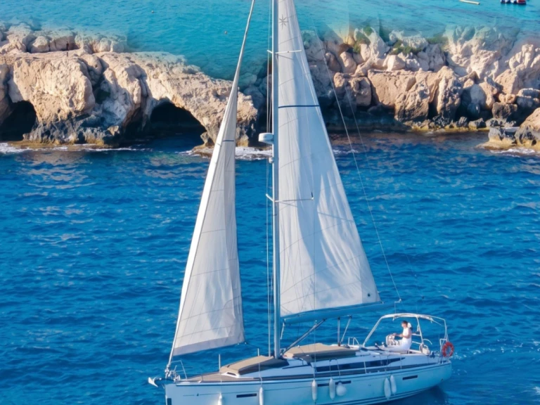Pronájem jachty v Protaras -Jeanneau Sun Odyssey 409 na Samboatu