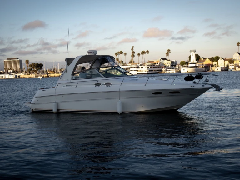 Sea Ray Sundancer jednotlivci a charterové společnosti v Los Angeles County