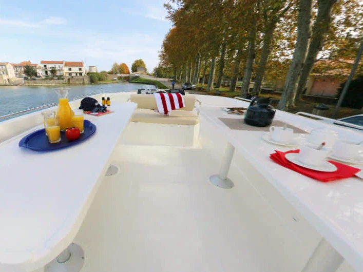 Pronajmout Motorová loď se skipperem či ne Le Boat v Trèbes