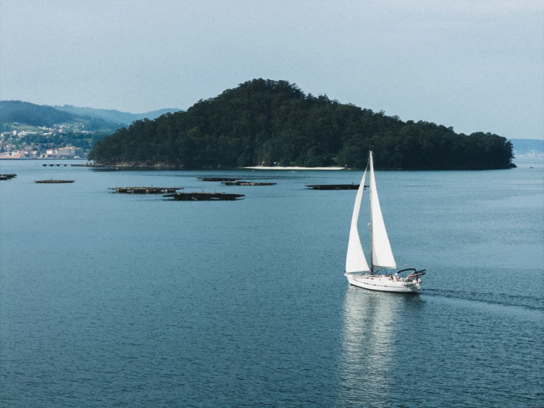 Jeanneau Sun Odyssey 42 jednotlivci a charterové společnosti v Combarro