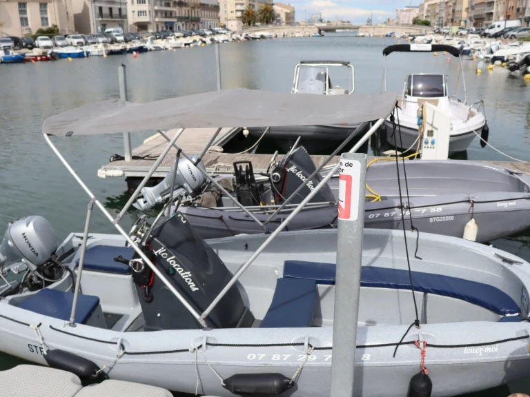 Fun Yak SECU 15 jednotlivci a charterové společnosti v Port de Sète