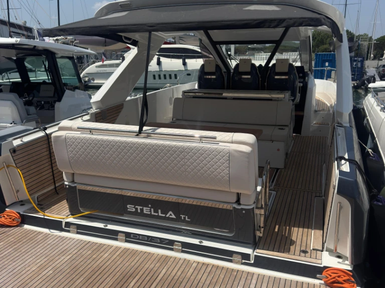 Pronájem Motorová loď v Port Cogolin -Jeanneau DB 37