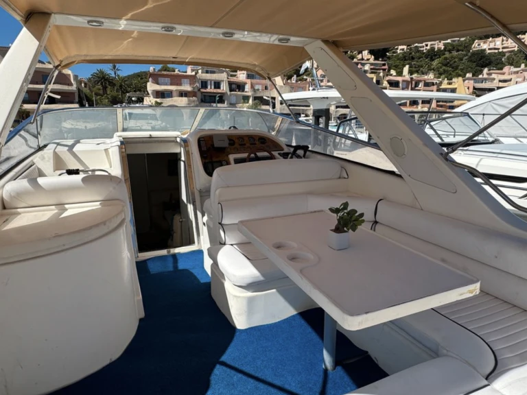 Pronájem Motorová loď Sunseeker s licencí