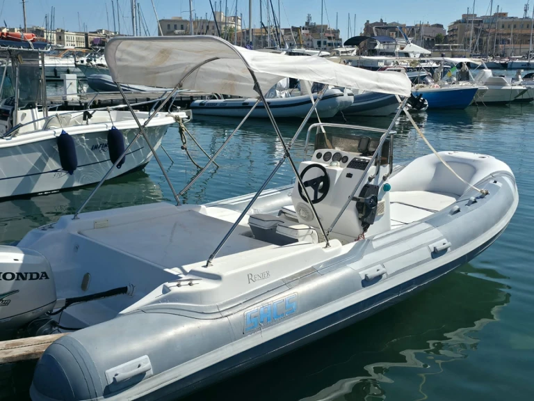 Pronajmout si Sacs Sacs S 565 v Siracusa