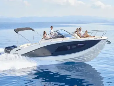 Pronajmout si Quicksilver Activ 875 Sundeck v Marseille