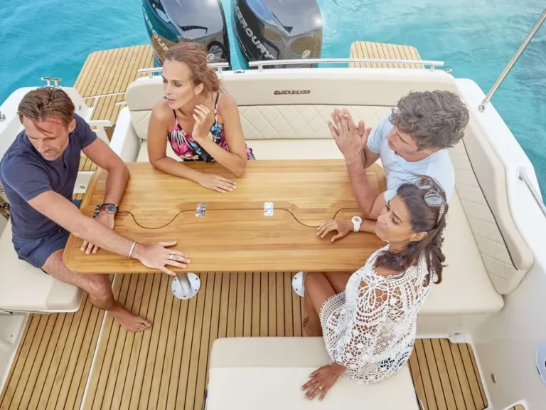Pronájem Motorová loď v Marseille -Quicksilver Activ 875 Sundeck