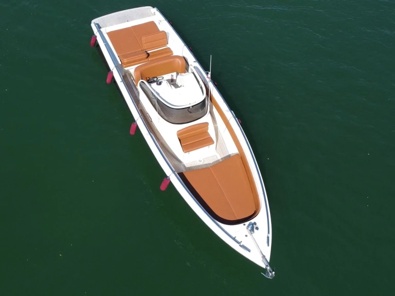 Pronajmout Motorová loď se skipperem či ne Supermarine  v Viareggio