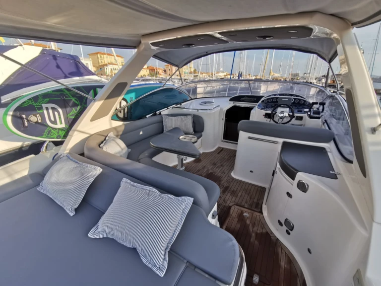 Pronajmout Motorová loď se skipperem či ne Horizon v San Vincenzo