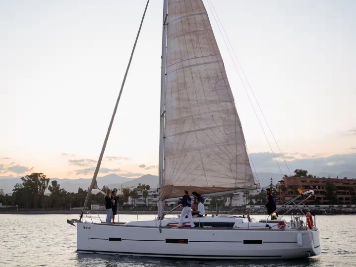Plachetnice k pronájmu v Puerto Banús za nejlepší cenu