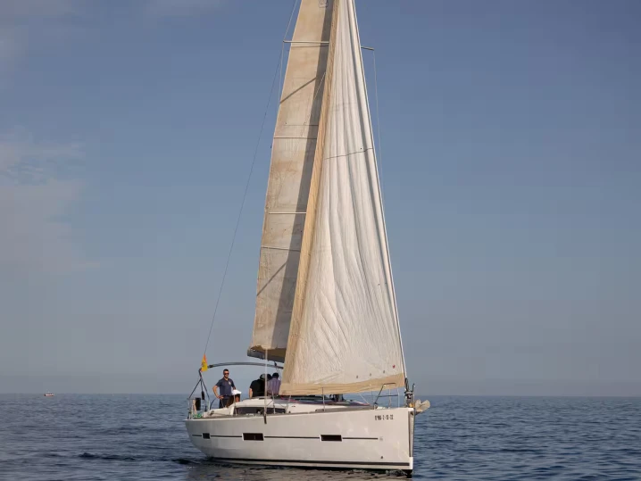 Pronájem jachty v Puerto Banús -Dufour Dufour 410 Grand Large na Samboatu