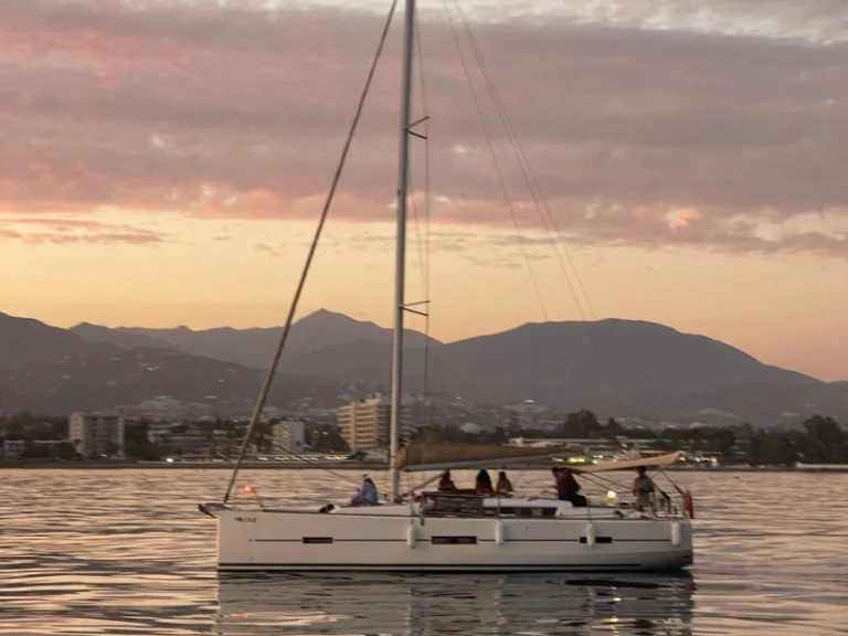 Pronájem lodi Puerto Banús lákavé ceny Dufour 410 Grand Large