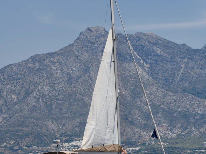 Pronajmout Plachetnice se skipperem či ne Dufour v Puerto Banús