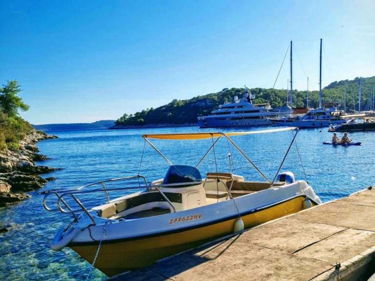 Pronajmout si Marinello Eden 18 v Hvar 