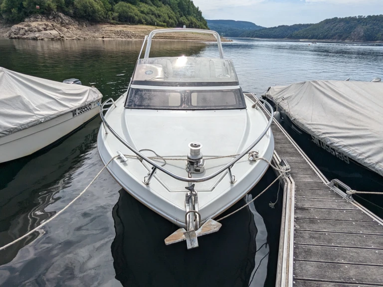 Motorová loď k pronájmu v Lanobre za nejlepší cenu