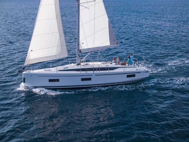 Pronajmout si Bavaria Bavaria C42 v Murter-Kornati
