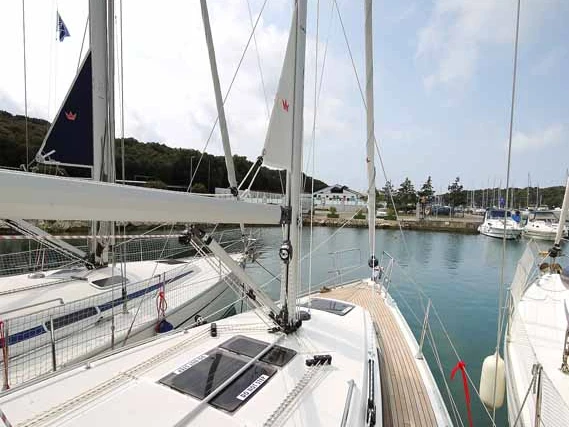 Pronajmout si Bavaria Cruiser 34 v Pula