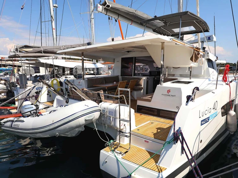Pronájem Katamarán v Pula -Fountaine Pajot Lucia 40