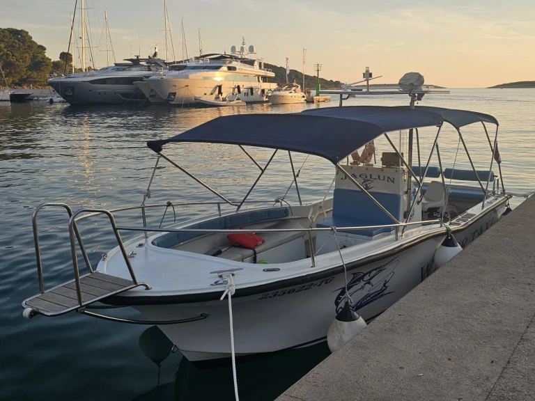Pronajmout si Nautique Correct Craft Ski Nautique 196 v Trogir