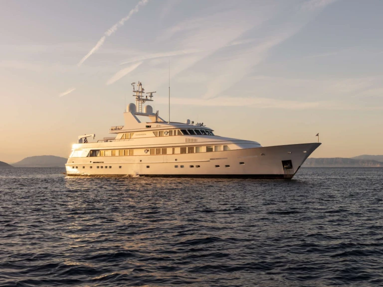 Pronajmout Jachta se skipperem či ne Feadship v Atény