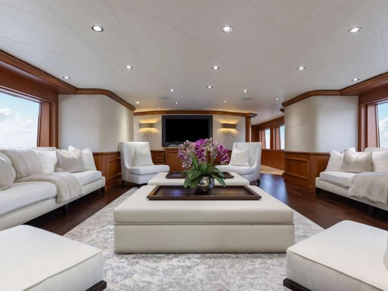 Pronajmout si Intermarine Savannah M3 v Annapolis