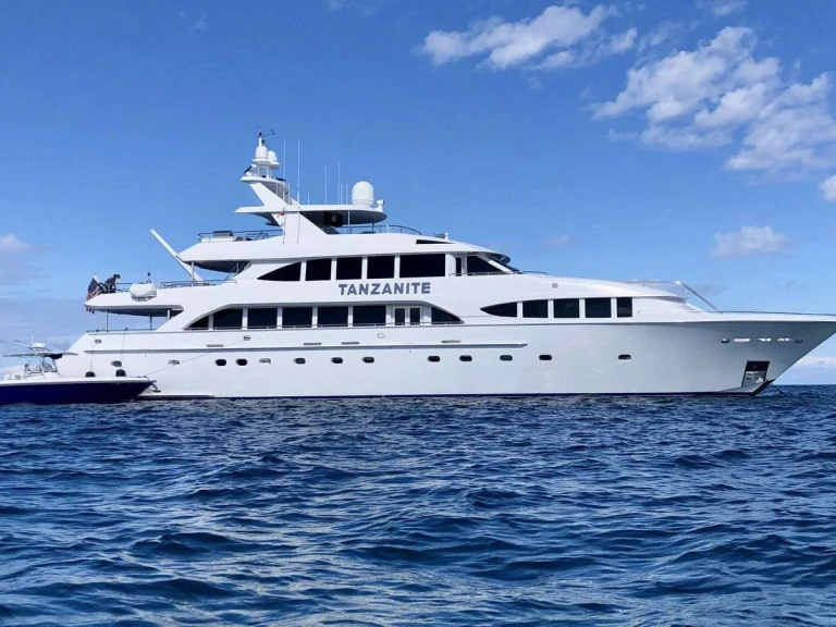 Westship TANZANITE jednotlivci a charterové společnosti v Fort Lauderdale