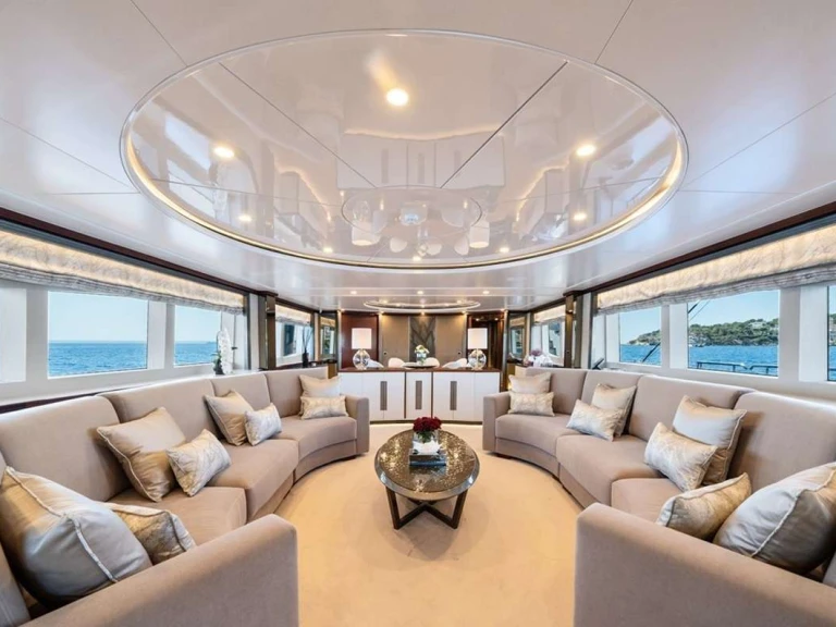 Pronájem jachty v Cannes -CRN Ancona TITIAN PEARL na Samboatu