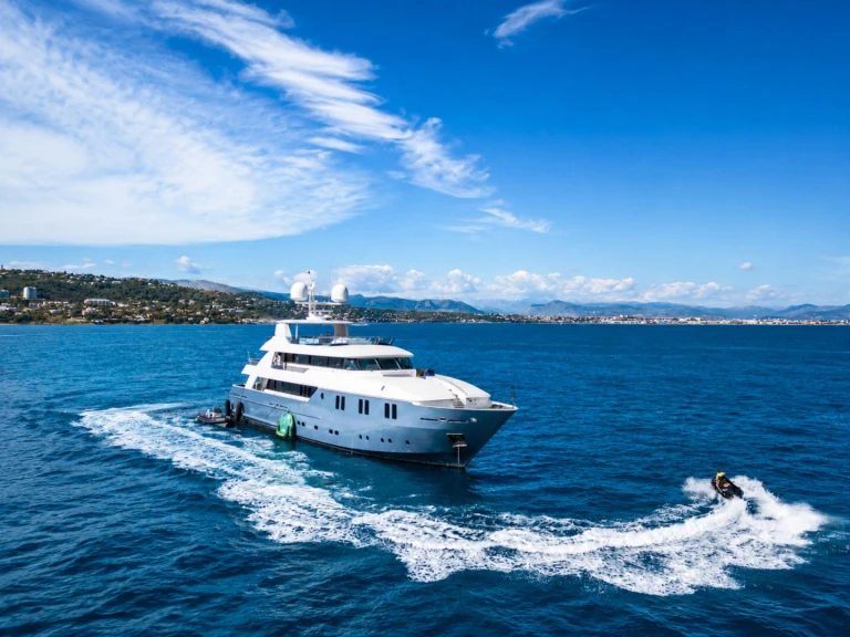 Concept-Marine IRAMA jednotlivci a charterové společnosti v Ventimiglia