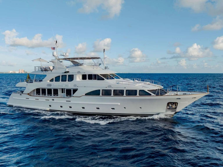 Pronajmout si Benetti MAMMA MIA v Sint Maarten