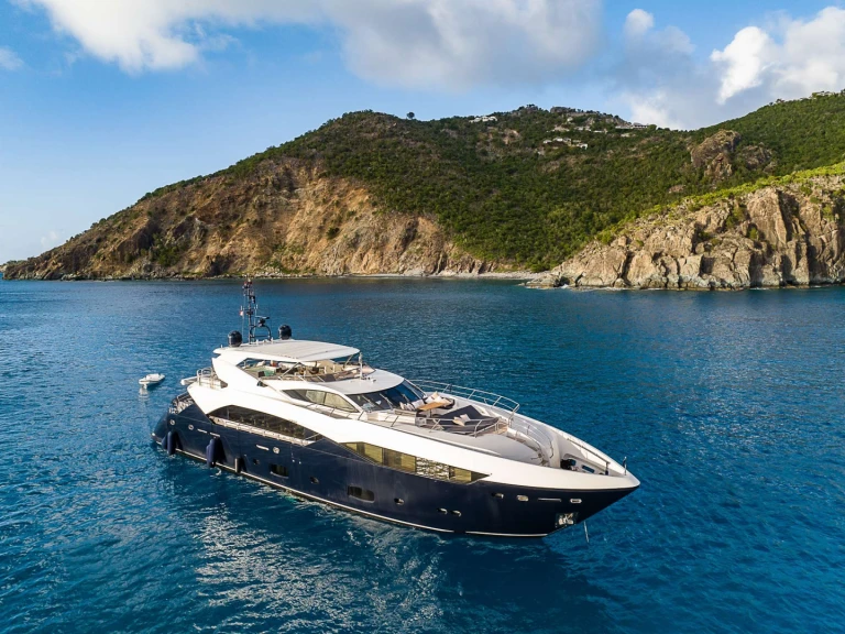 Pronajmout Jachta se skipperem či ne Sunseeker v Cannes