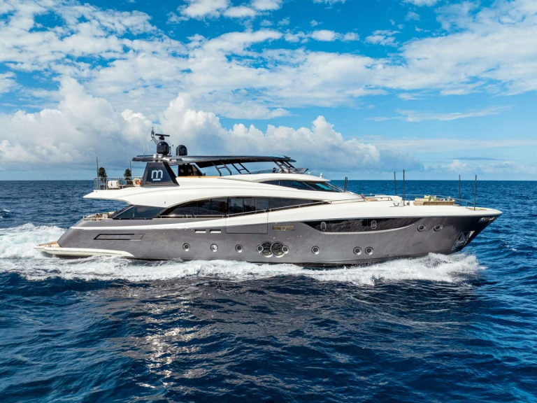 MonteCarloYachts CIELO NERO jednotlivci a charterové společnosti v Bahamy