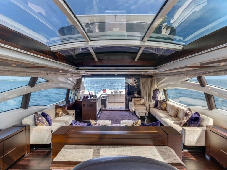 Pronajmout si Azimut Scarlet v Miami