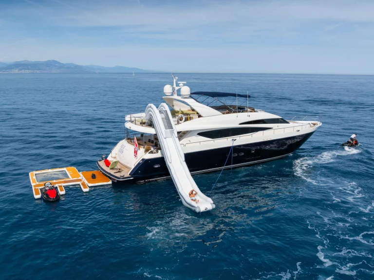 Pronajmout Jachta se skipperem či ne Princess, UK v Antibes